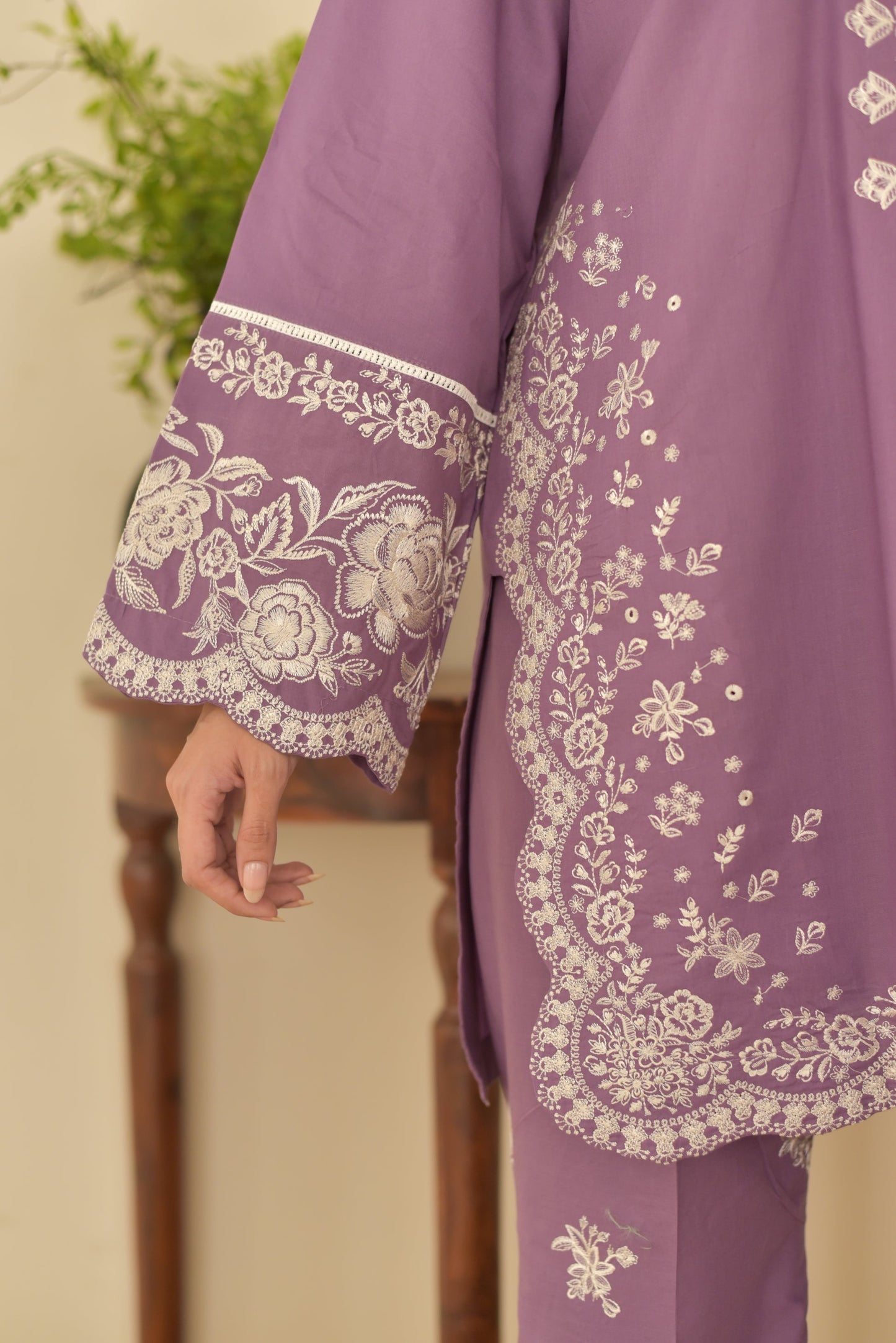 Shokh Emb 3pc detail