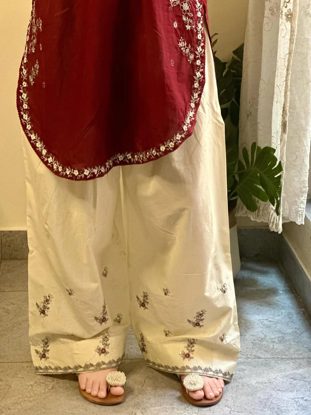 Heer Emb 3pc detail