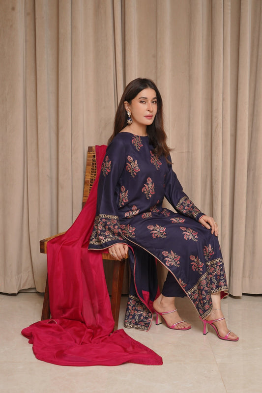 Nafees Printed 3pc detail