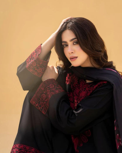 Zaroon Emb 3pc detail