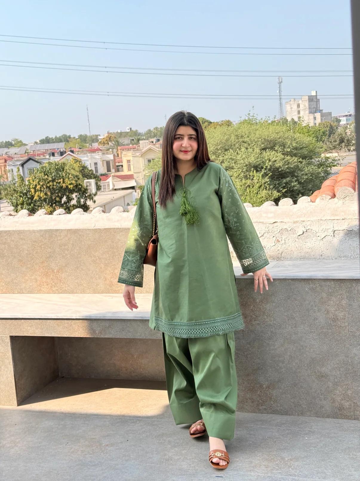 Minsha Lawn 2pc Suit