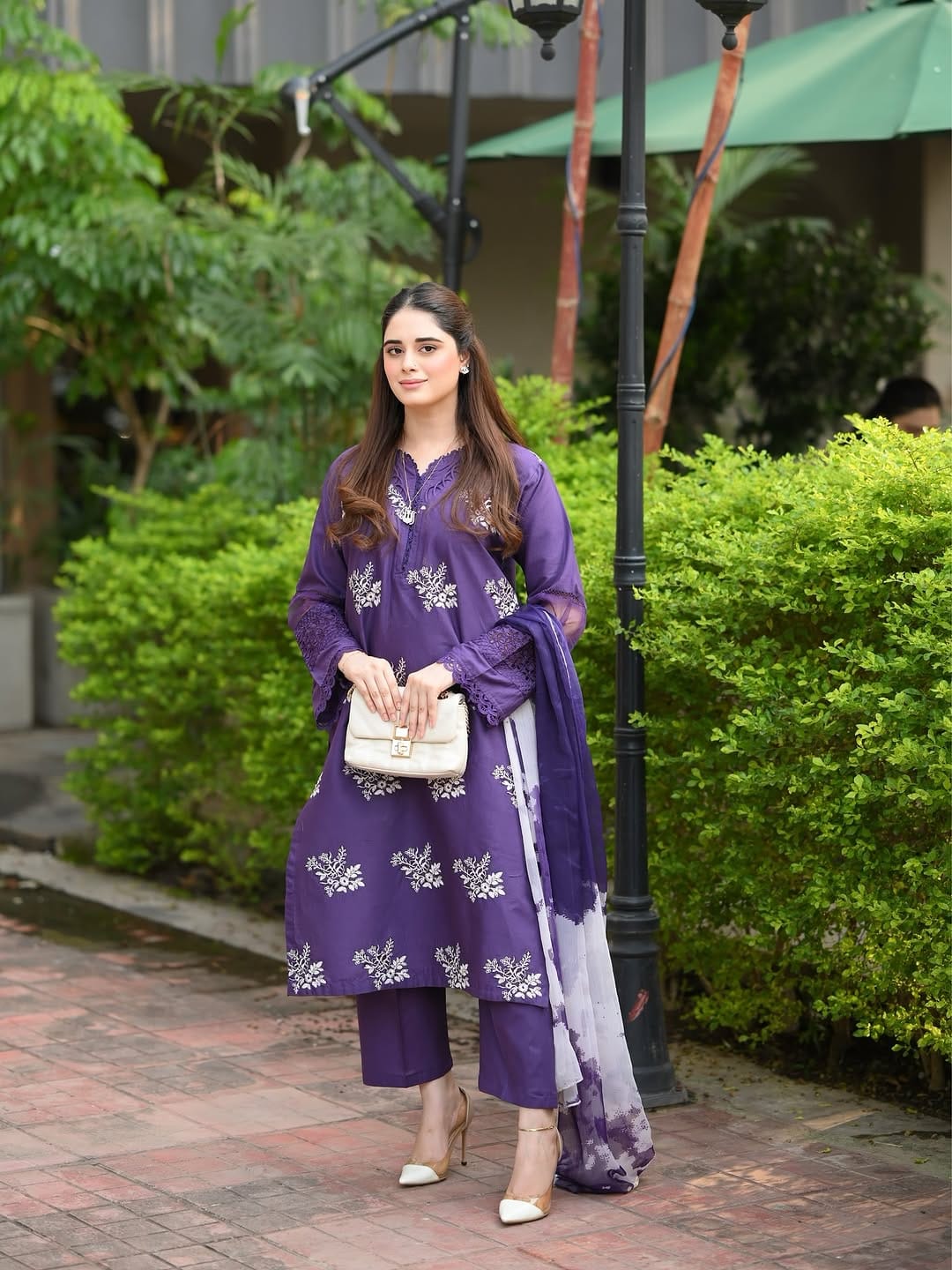 Horiya Dark Purple 3pc detail