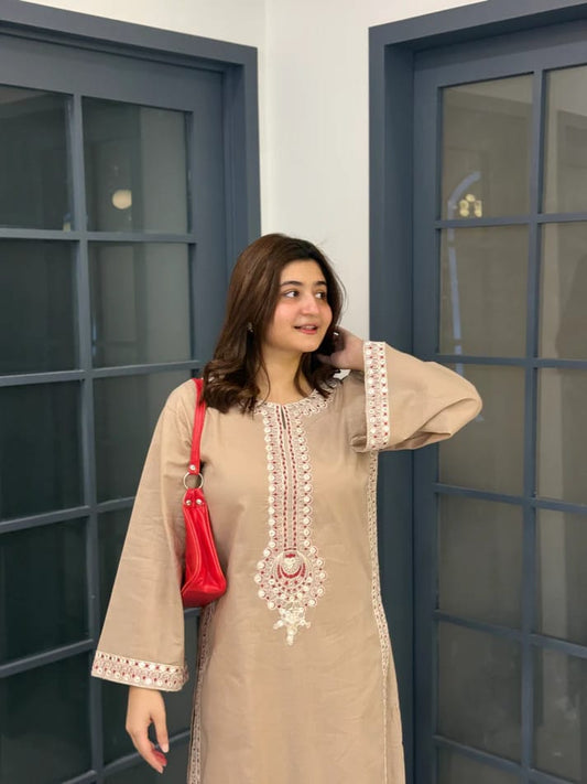 Nayab Emb 3pc detail