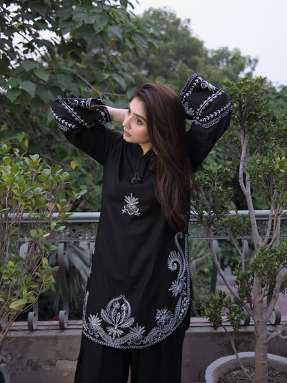 Sanwal Emb 2pc detail
