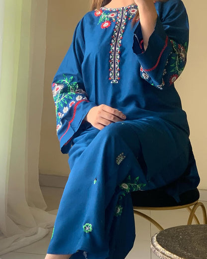 Saniya Emb 2pc detail