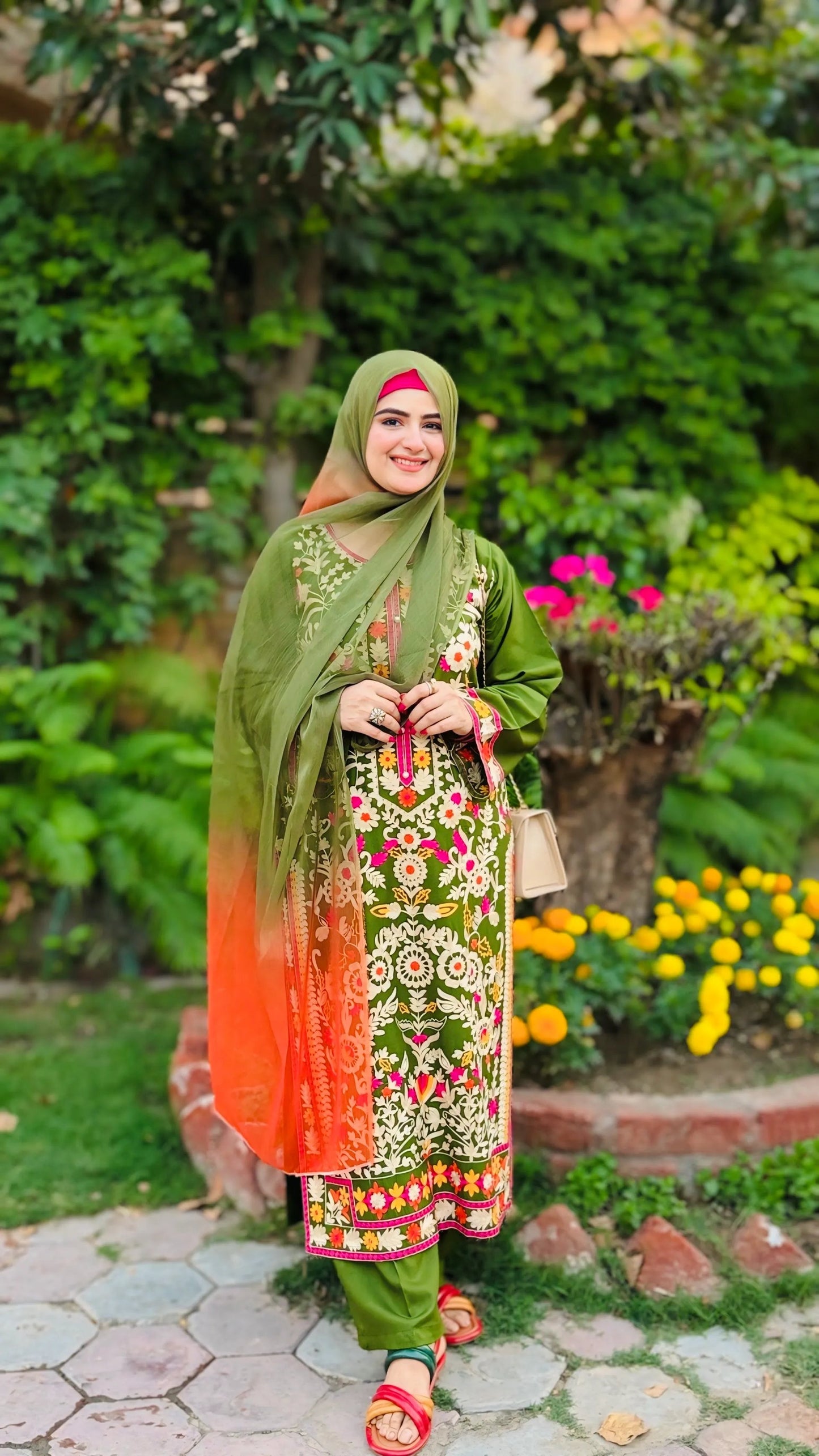 Murawat Green Emb 3pc detail