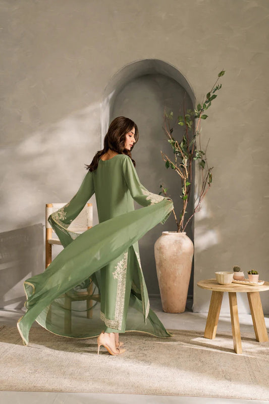 Tania Emb 3pc detail