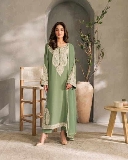 Tania Emb 3pc front