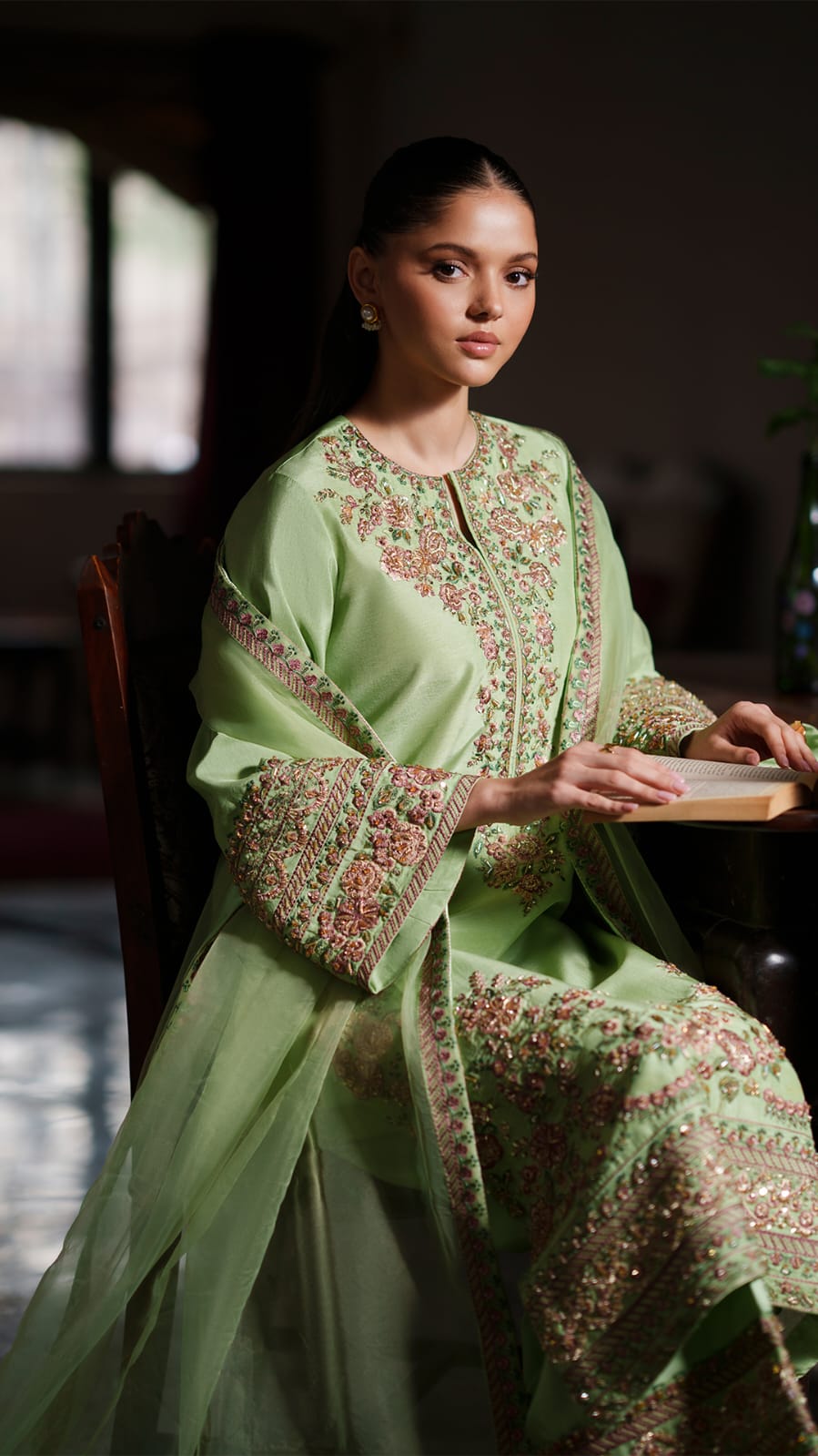 Sadaf Emb 3pc detail