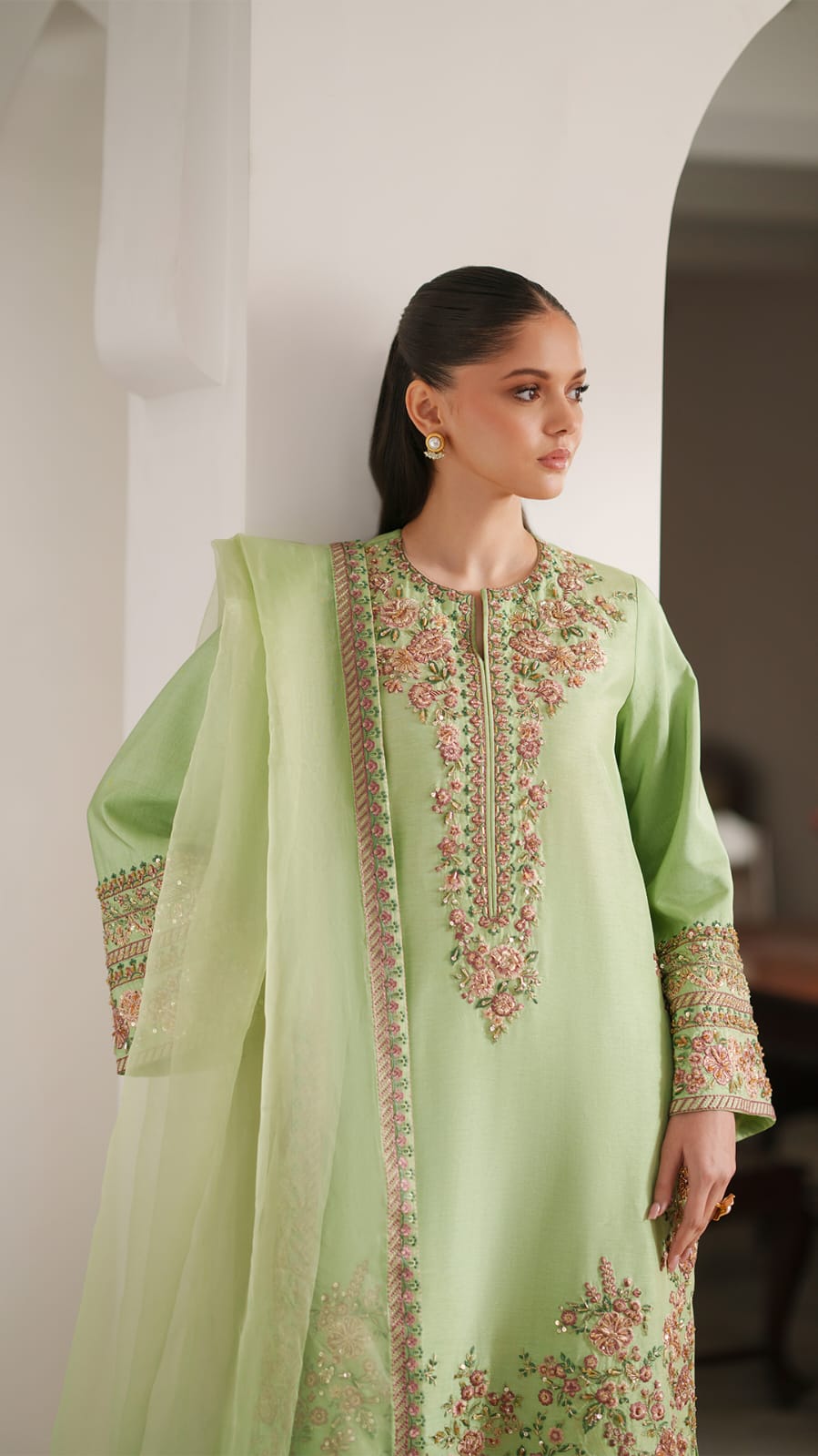 Sadaf Emb 3pc detail