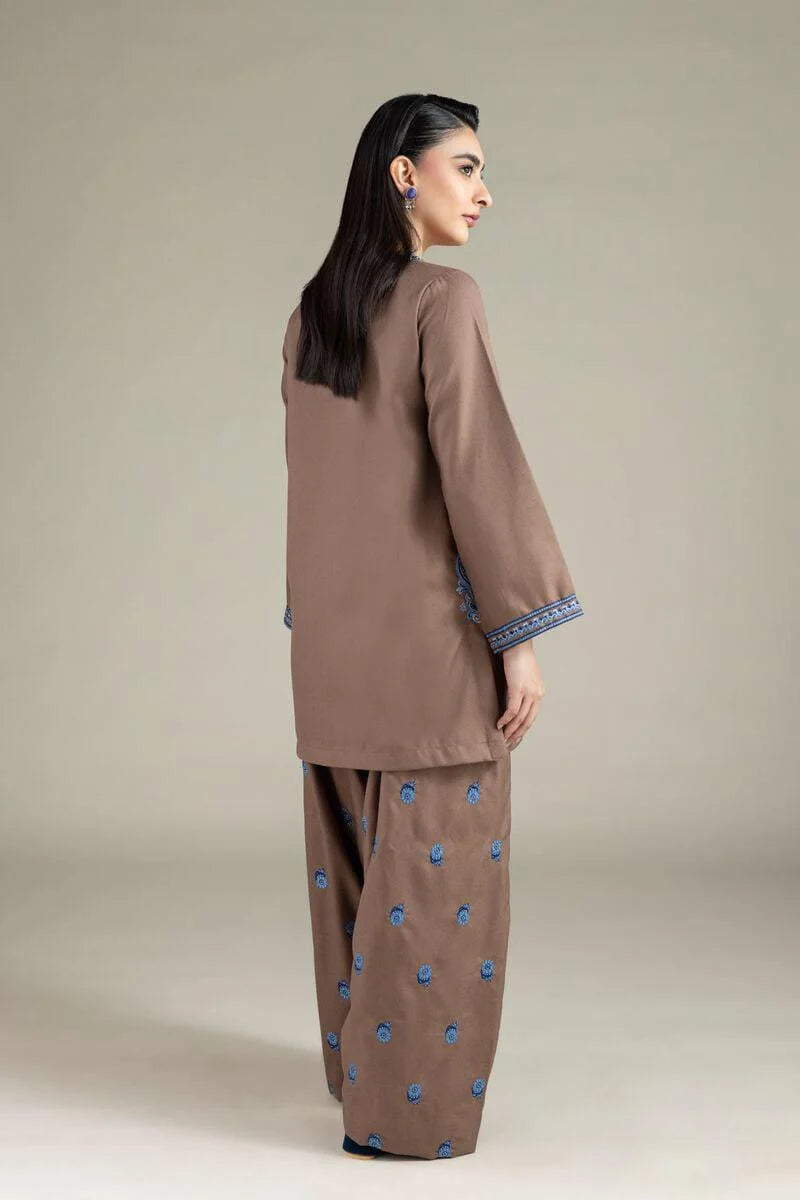 Aseer Emb 2pc detail