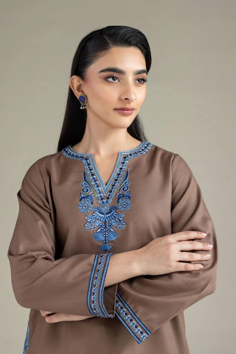 Aseer Emb 2pc detail