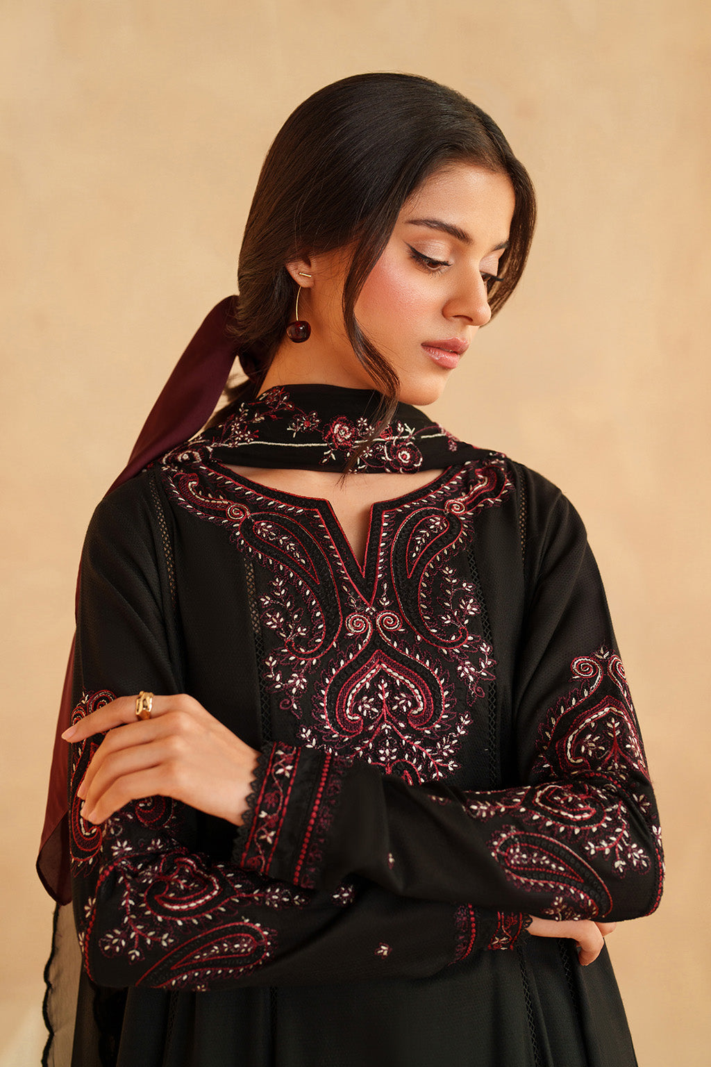 Anarkali Maxi Emb 3pc detail