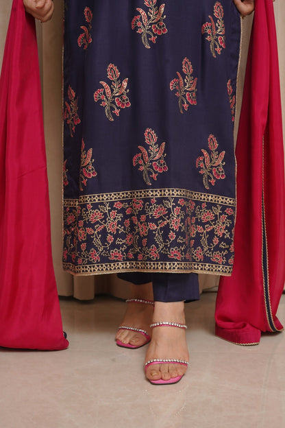 Nafees Printed 3pc detail