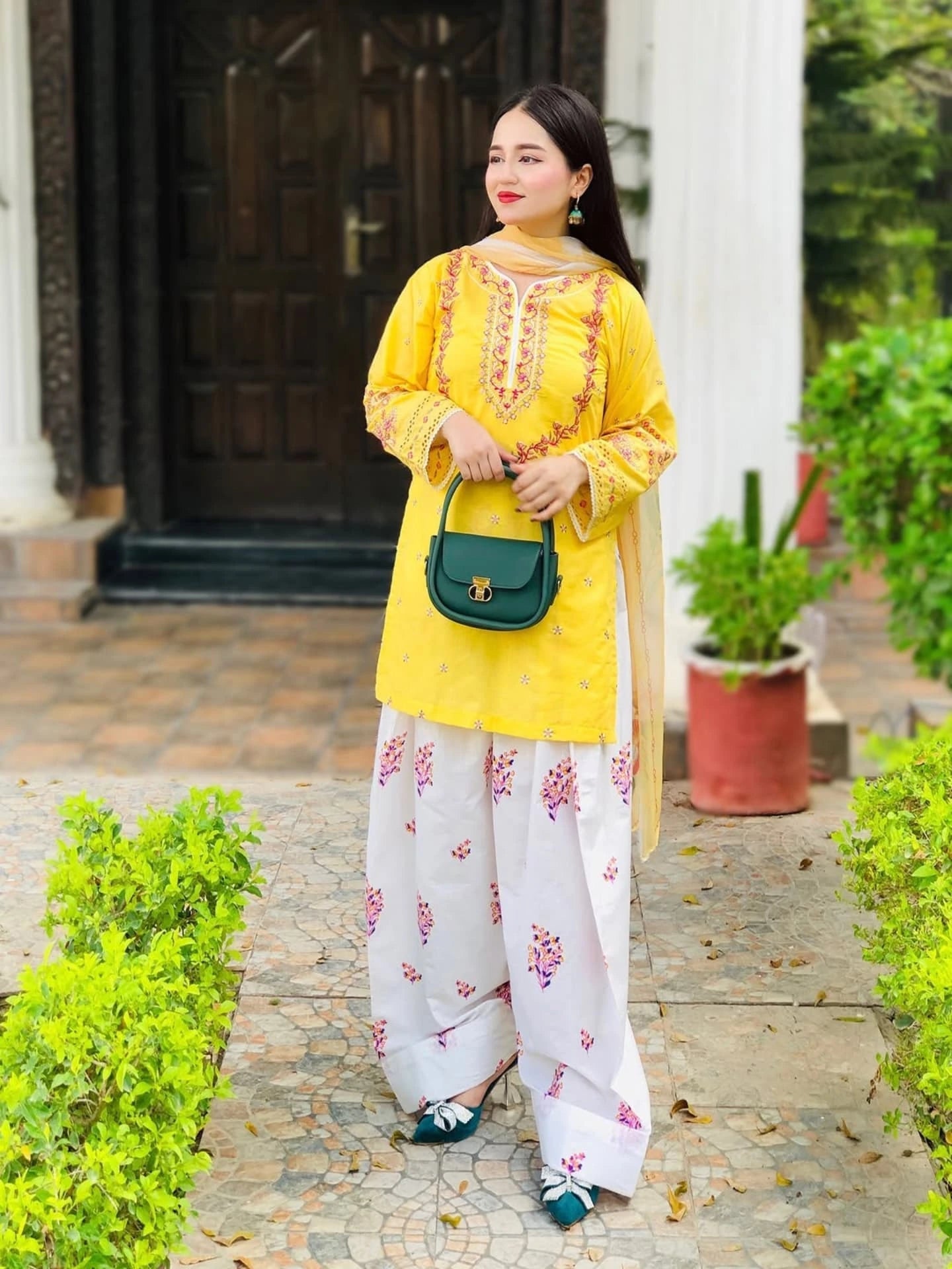 Hajra Emb Soft Lawn 3pc front
